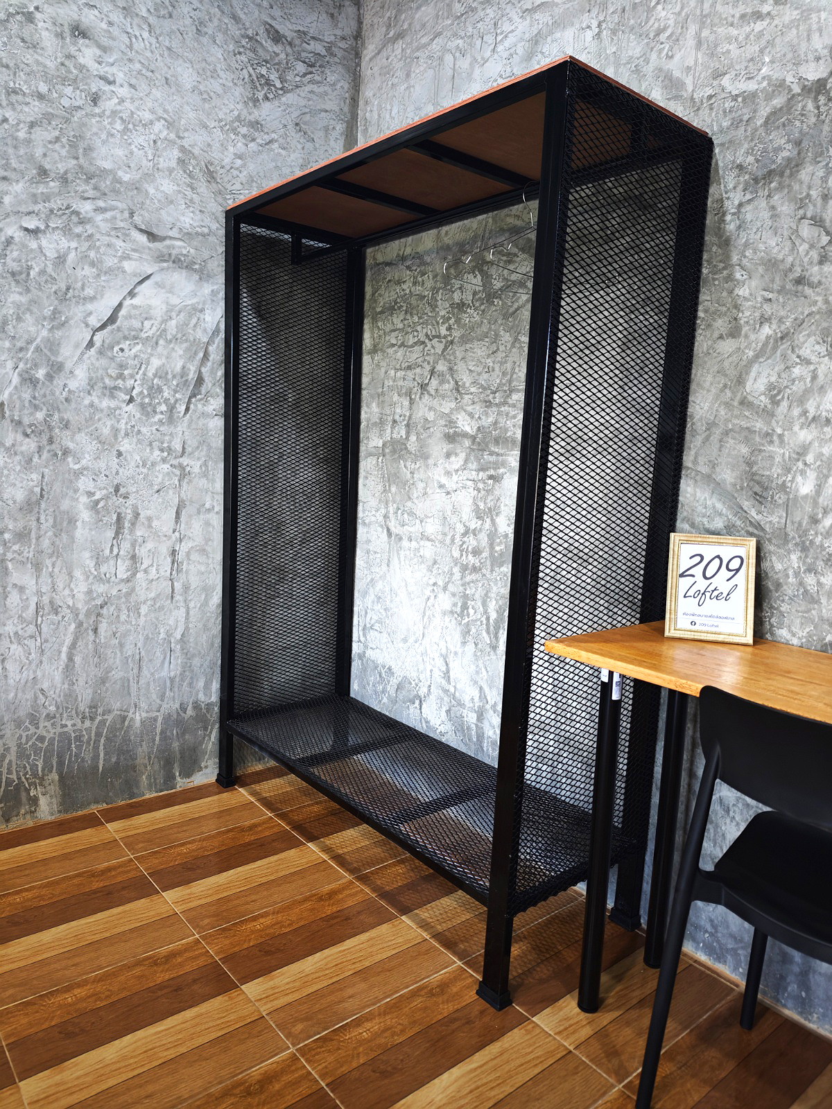 Pictures of 209 Loftel 18/23