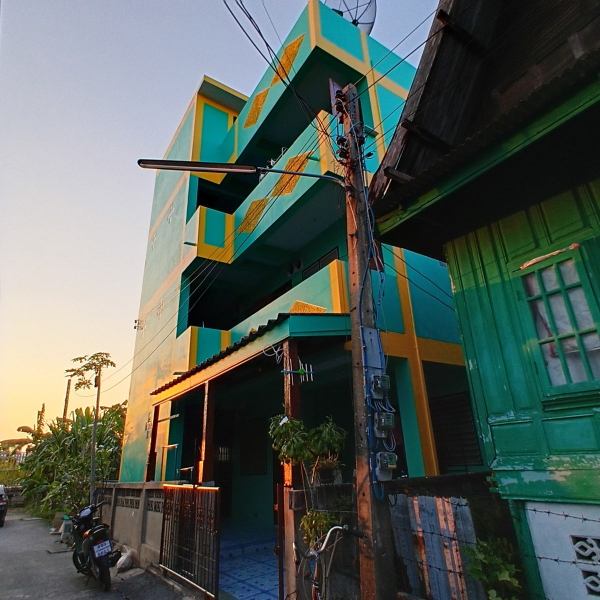 Condo — photo 2