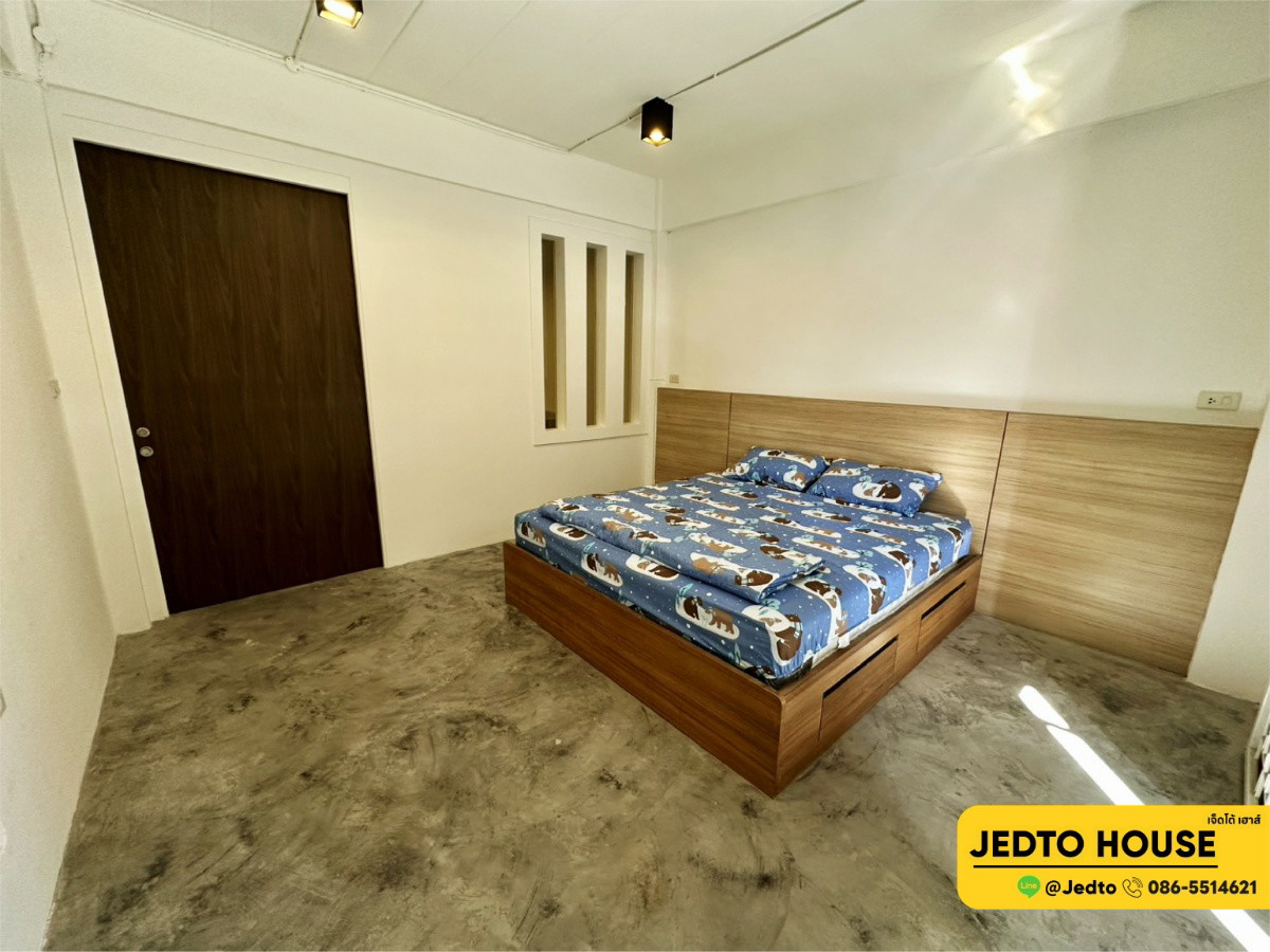 Condo — photo 1