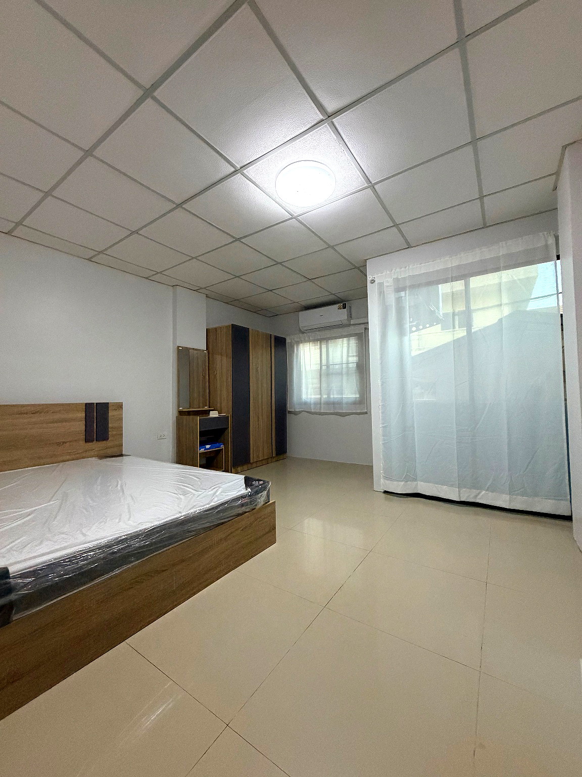 Pictures of seree place 2/29