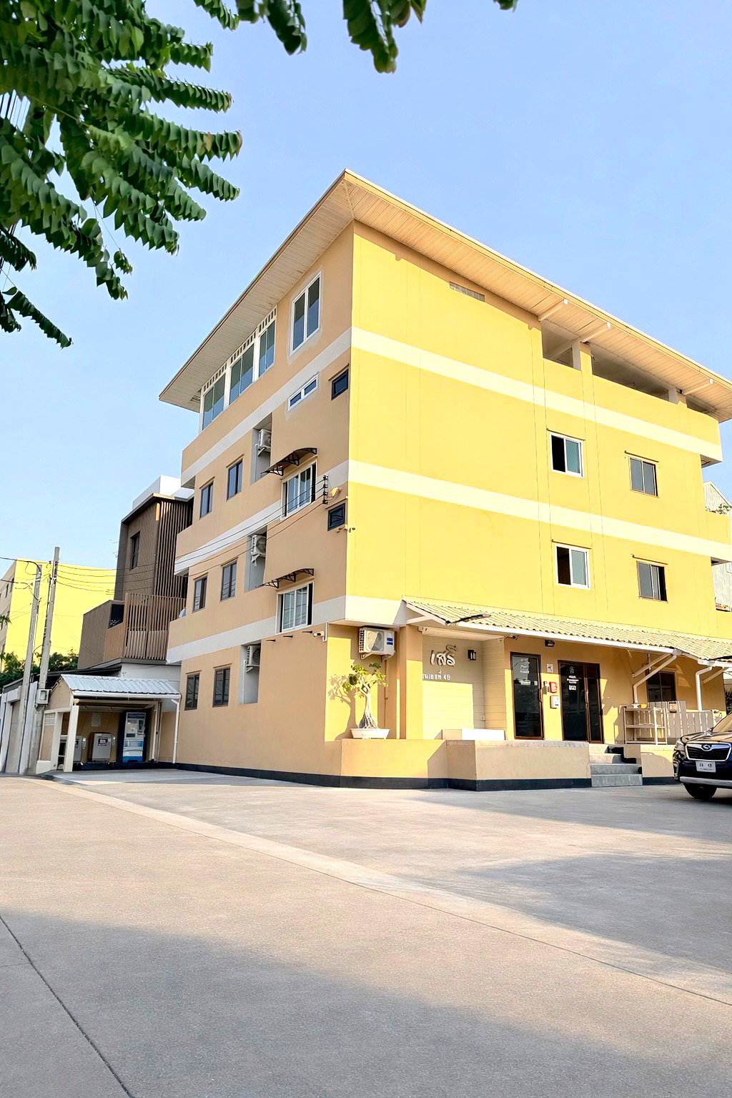 Pictures of seree place 25/29