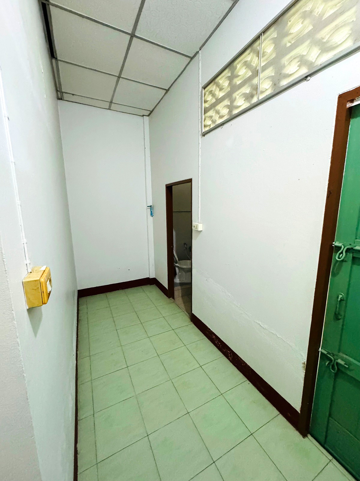 รูปภาพ ห้องเช่า ตา-ยาย ห้องเช่ารายเดือน ใกล้นิคมอุตสาหกรรมมาบตาพุด ระยอง | อพาร์ทเม้นท์ หอพัก ที่พัก ห้องพัก - รูปที่ 22/23