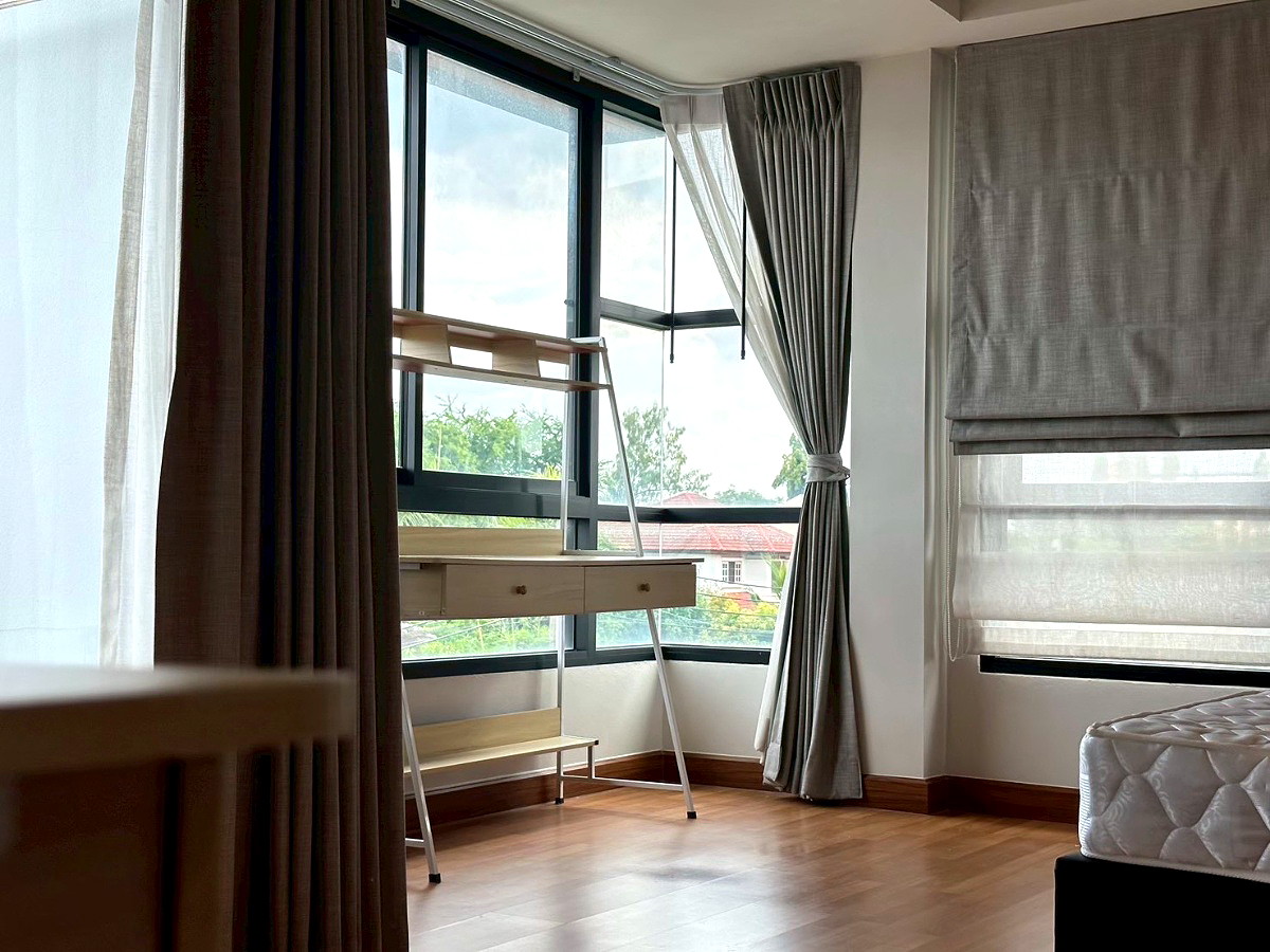 Pictures of Mst House 26/37