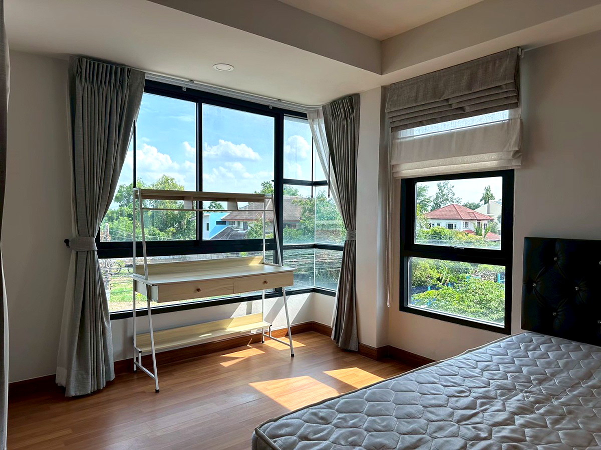 Pictures of Mst House 30/37