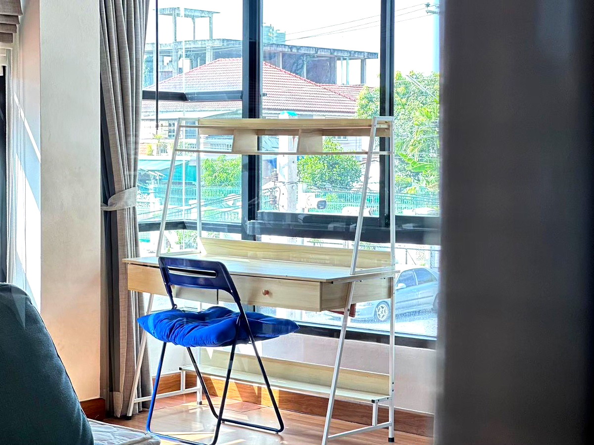 Pictures of Mst House 9/37