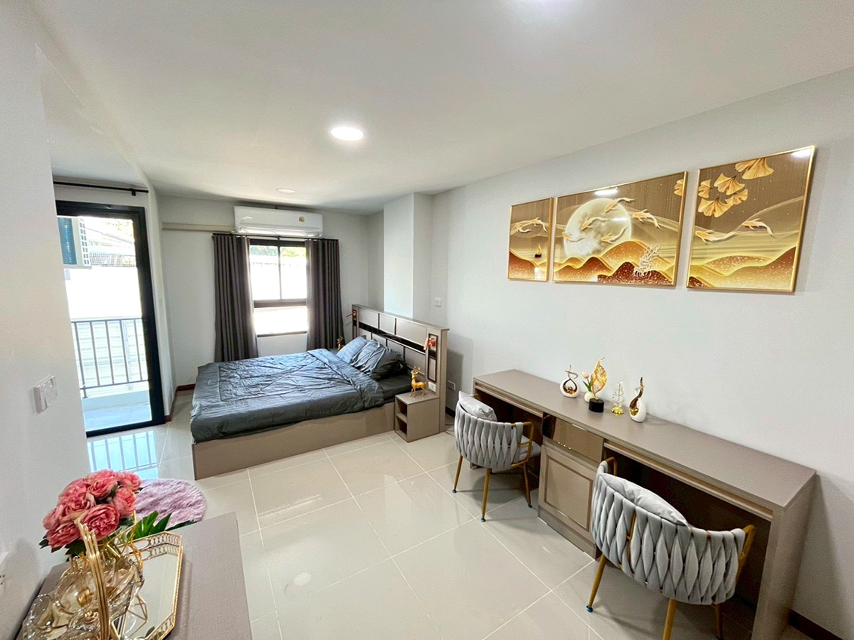 Pictures of The Rise 789 1/57