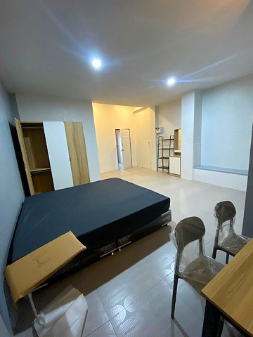 Pictures of White Corner 24/26