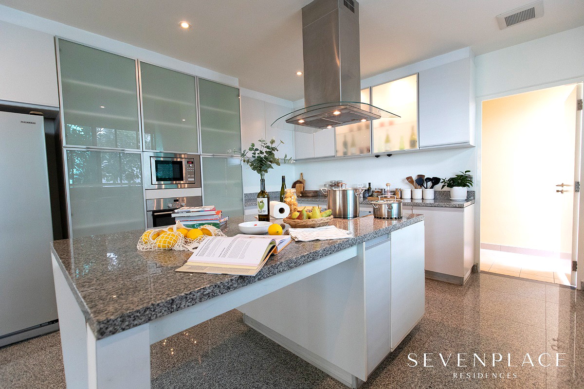 Pictures of Seven Place Residences 40/172