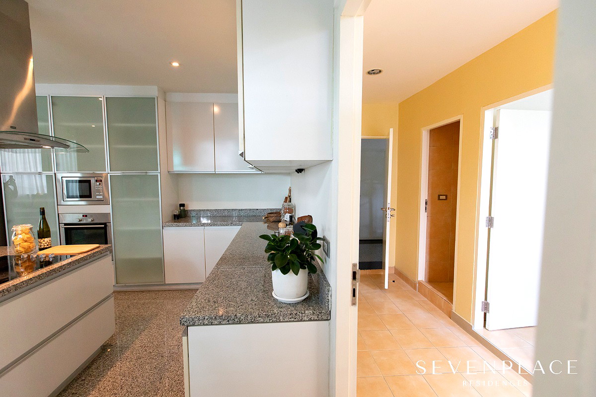 Pictures of Seven Place Residences 42/172