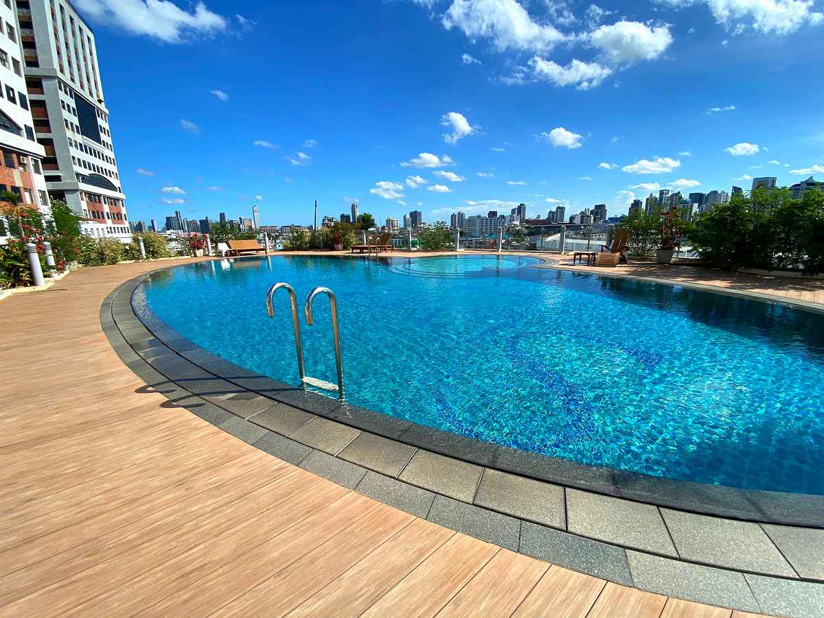 Pictures of Seven Place Residences 147/172