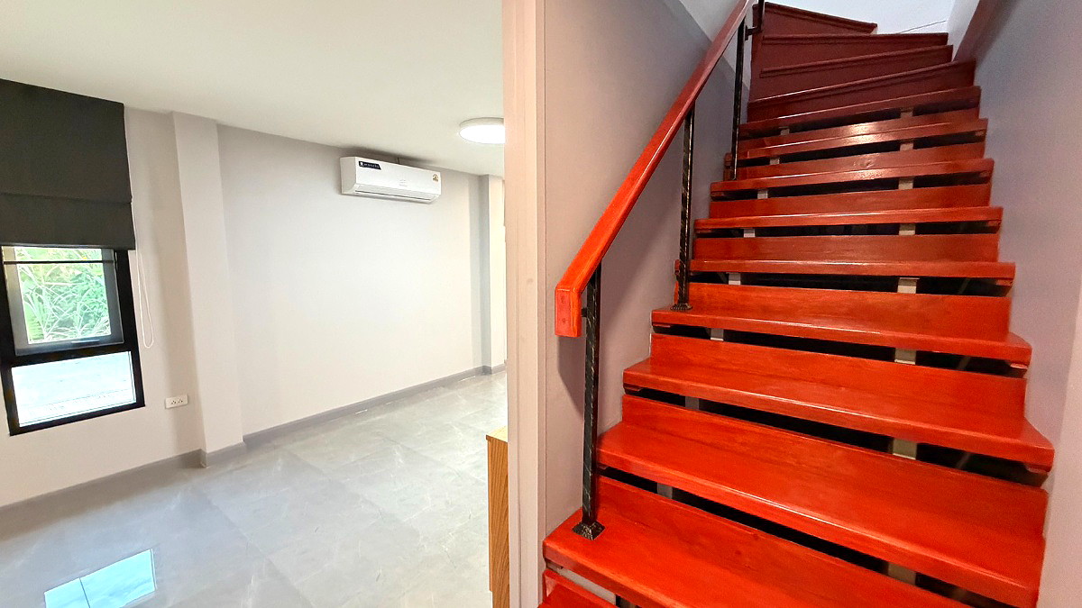 Pictures of Baan Suwanna 6/19