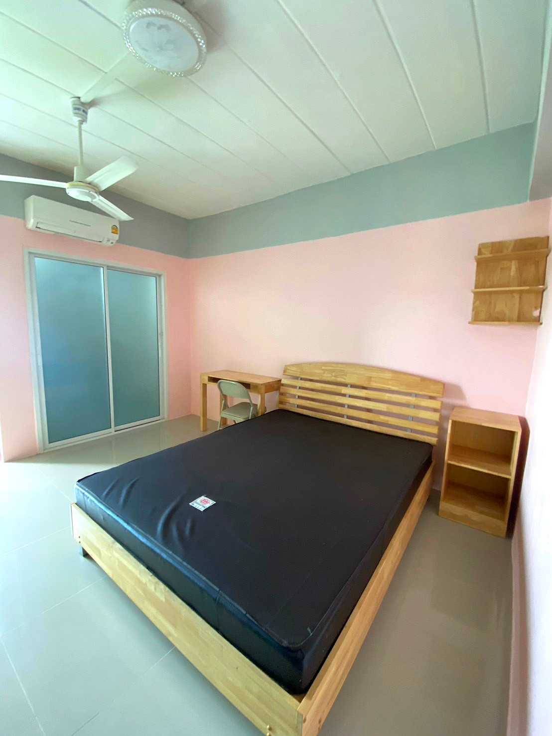 Pictures of The first Place 3/7