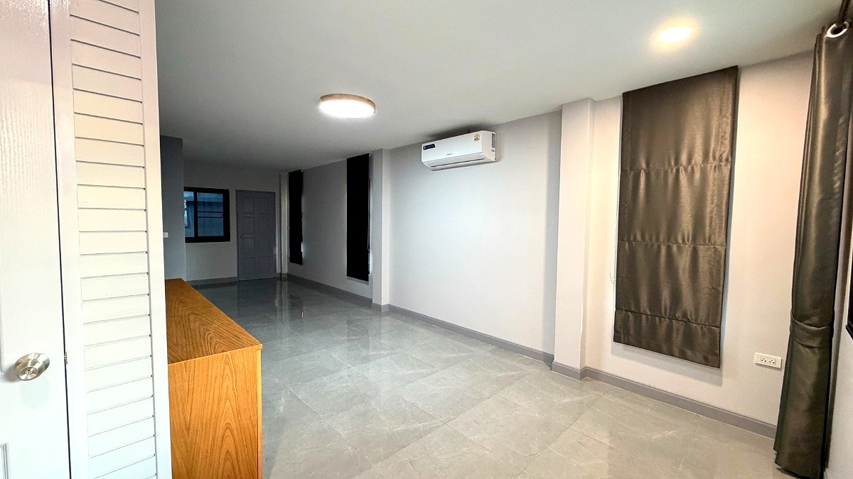 Pictures of Baan Suwanna 11/19