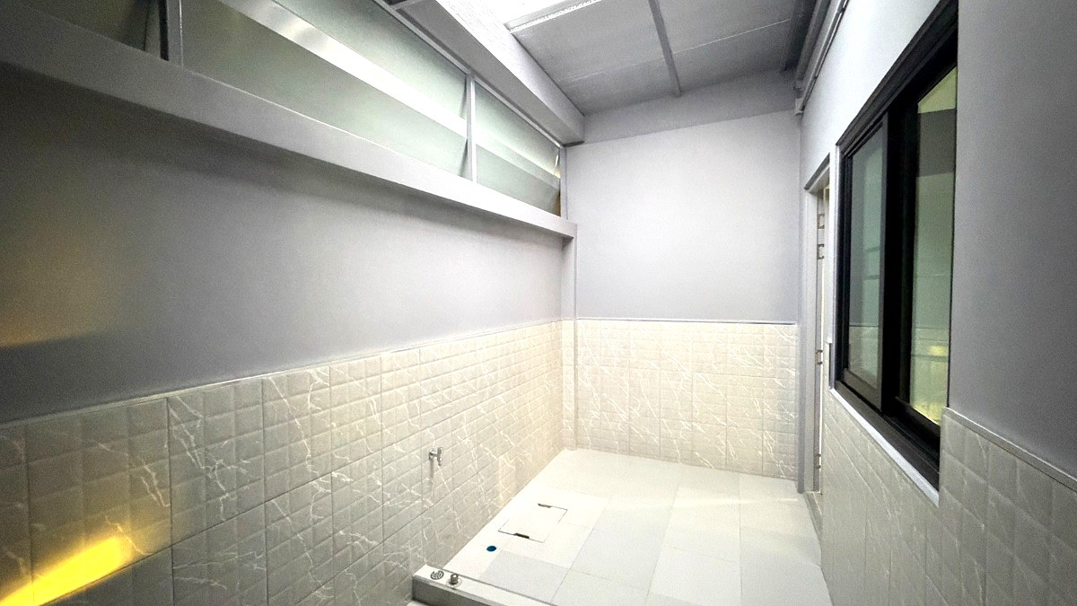 Pictures of Baan Suwanna 8/19