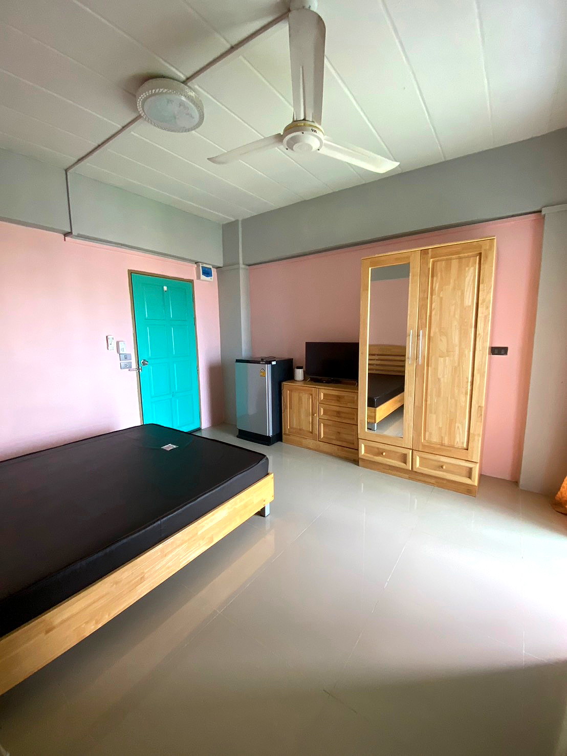 Pictures of The first Place 4/7