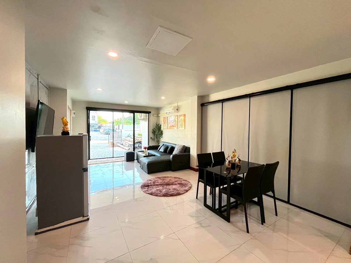 Pictures of Mst House 14/75