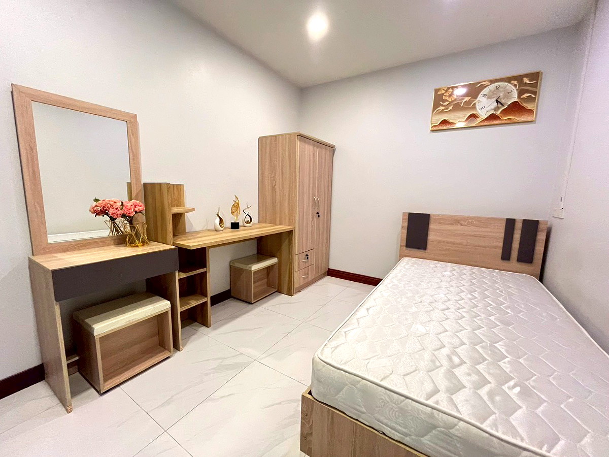 Pictures of Mst House 20/75