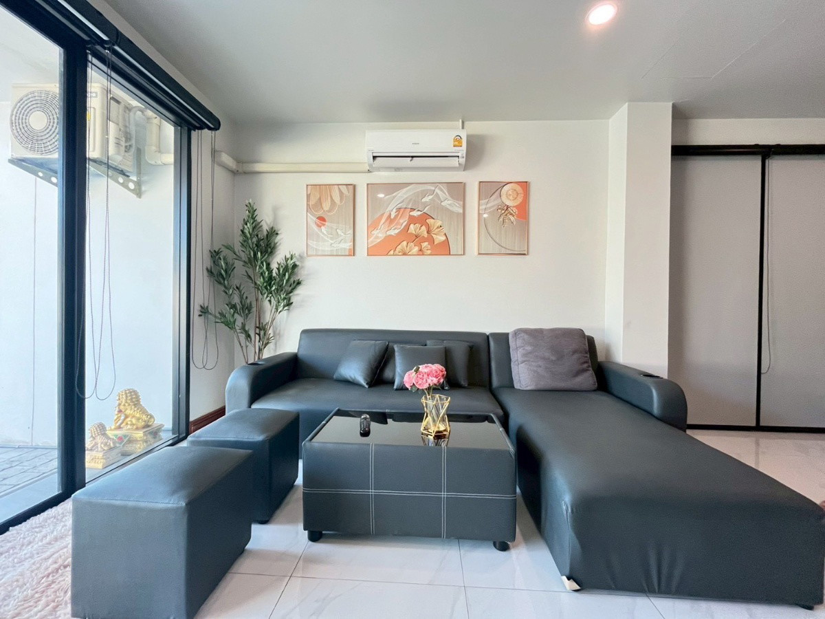 Condo — photo 2