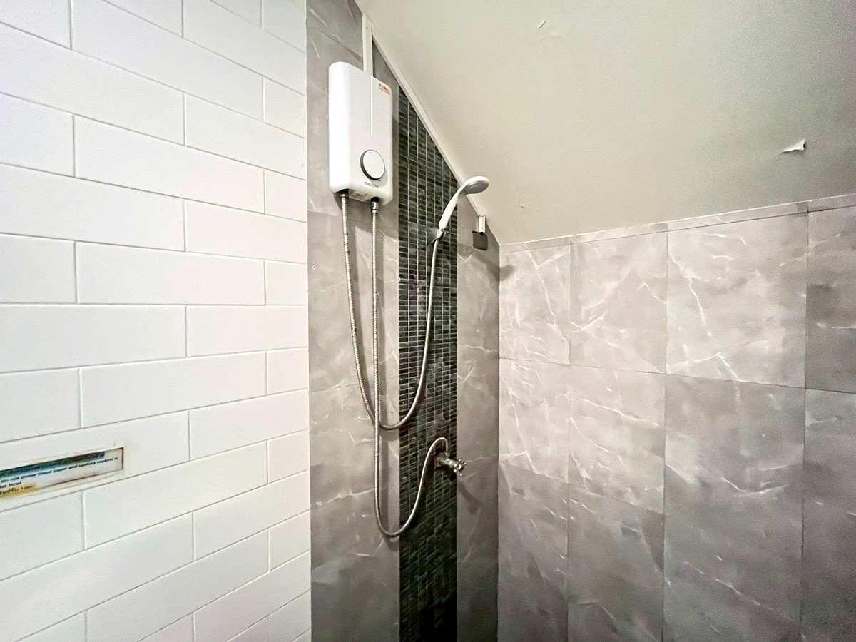 Pictures of Mst House 73/75