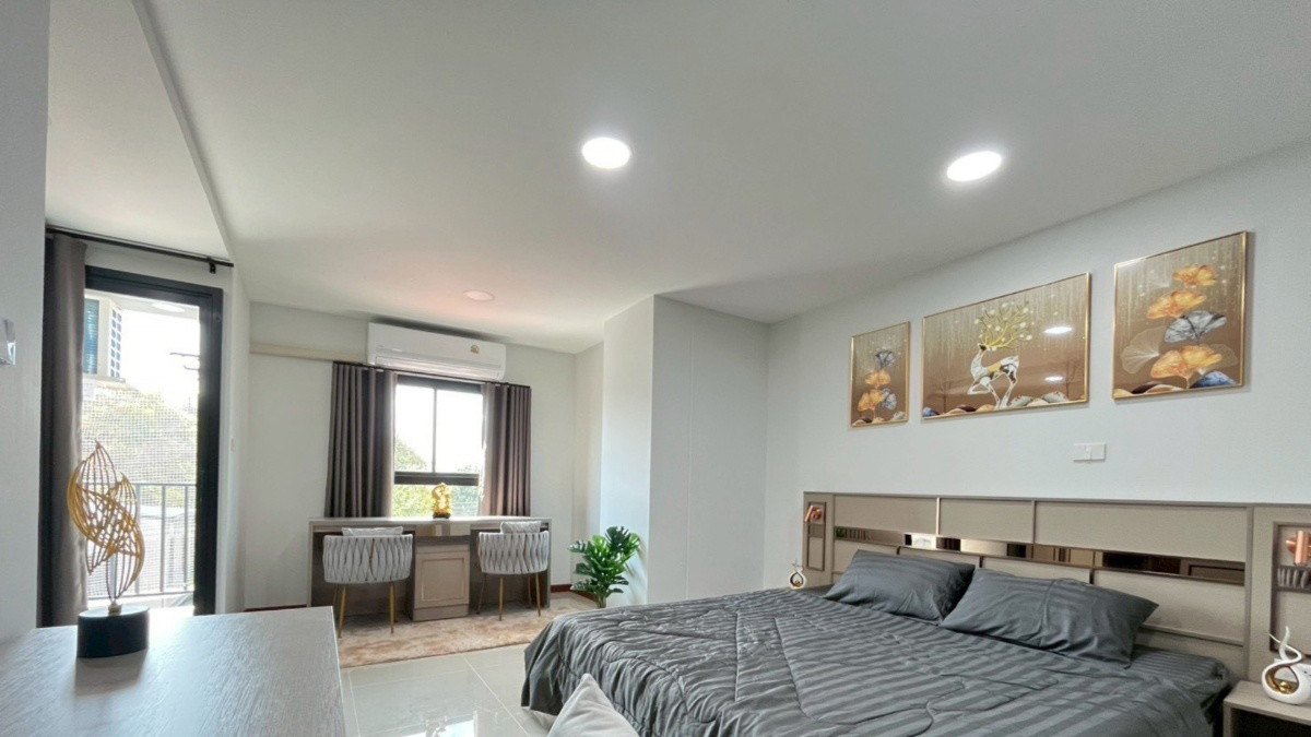 Condo — photo 2