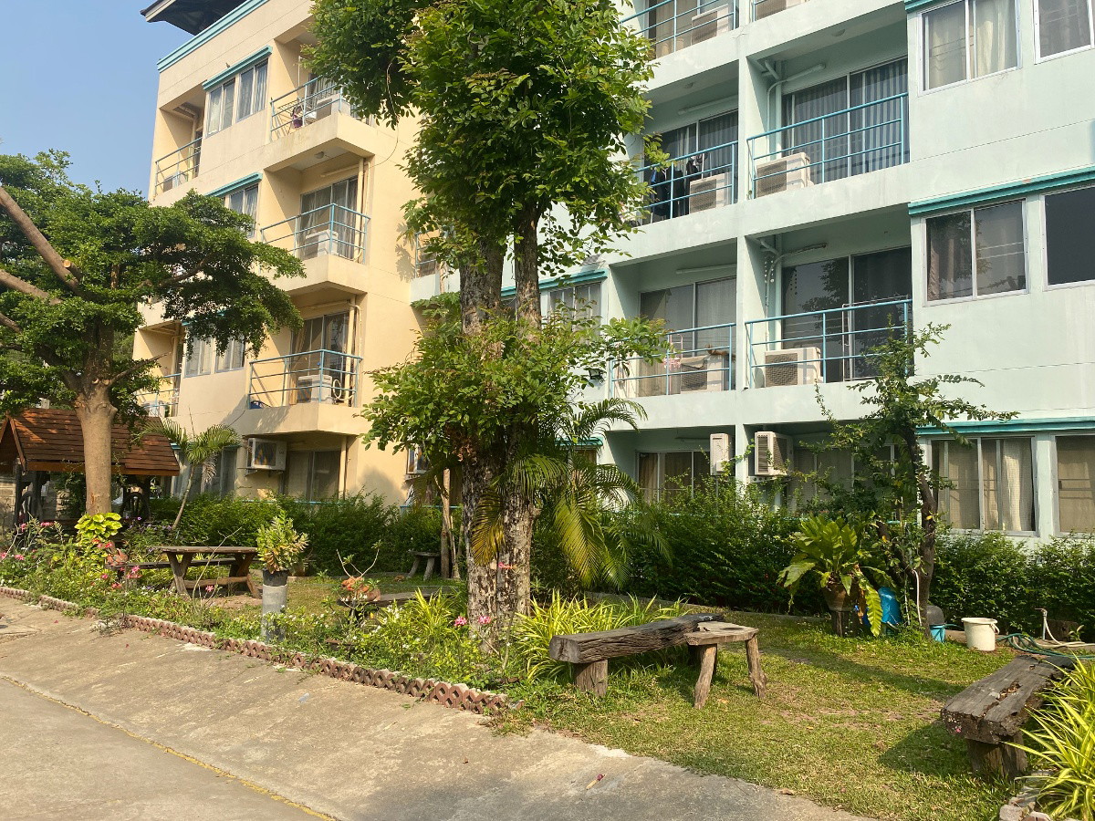 Condo — photo 1