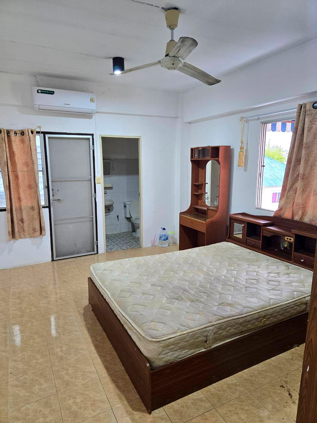 Pictures of Natnicha Apartment 9/15