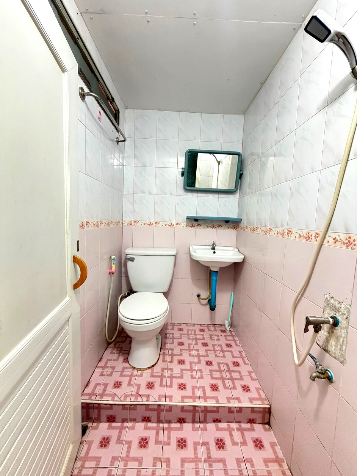 Pictures of Supinna 49/56