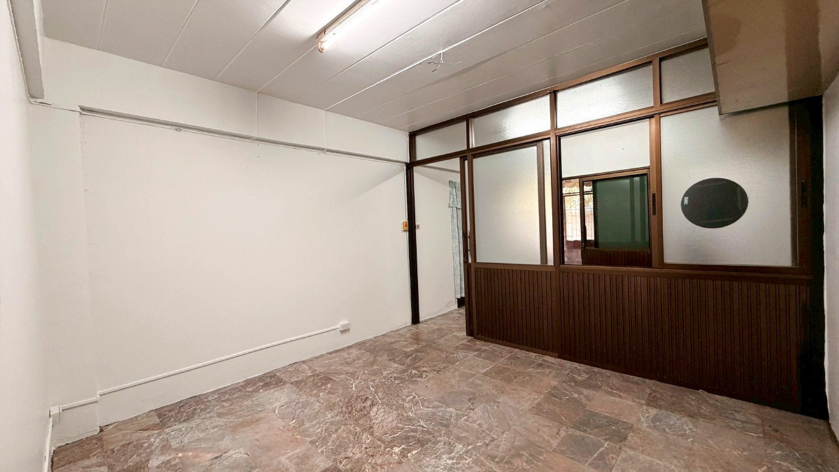 Pictures of Saengthong Condominium 1/7