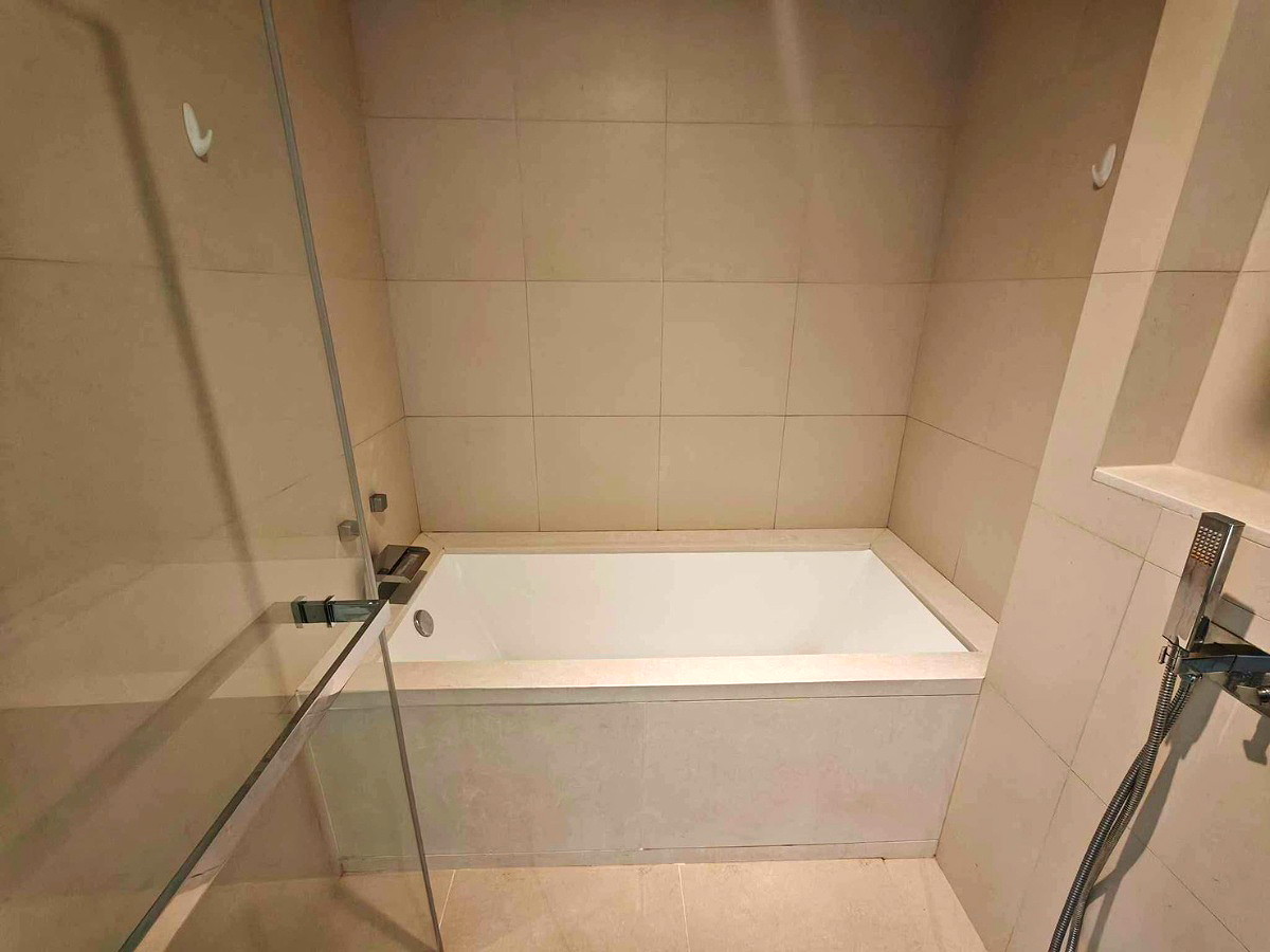 Pictures of The River Condominium 13/17