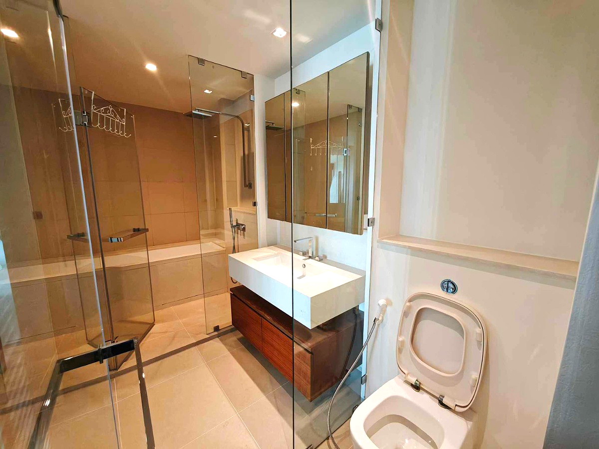 Pictures of The River Condominium 12/17