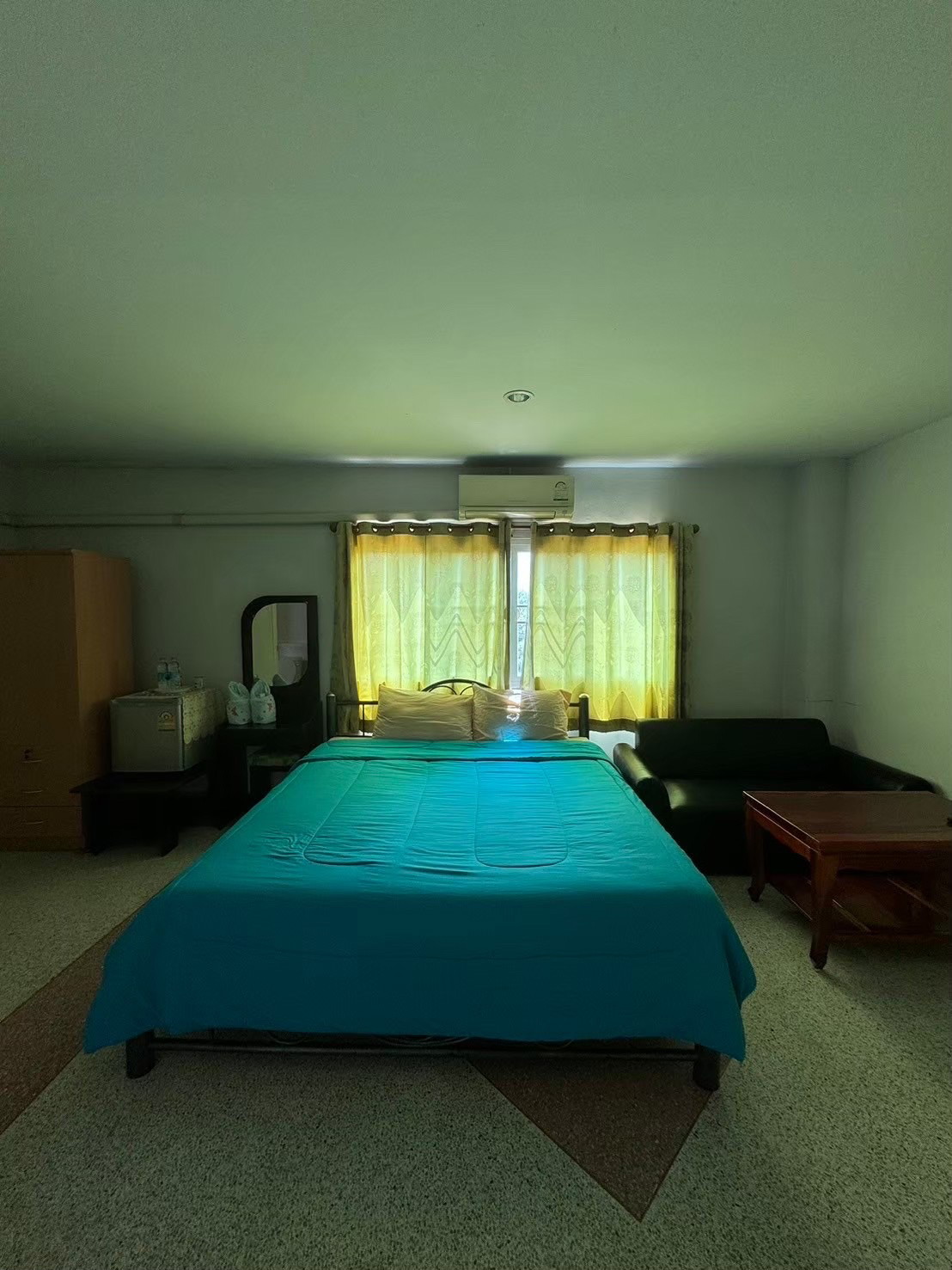 Condo — photo 1