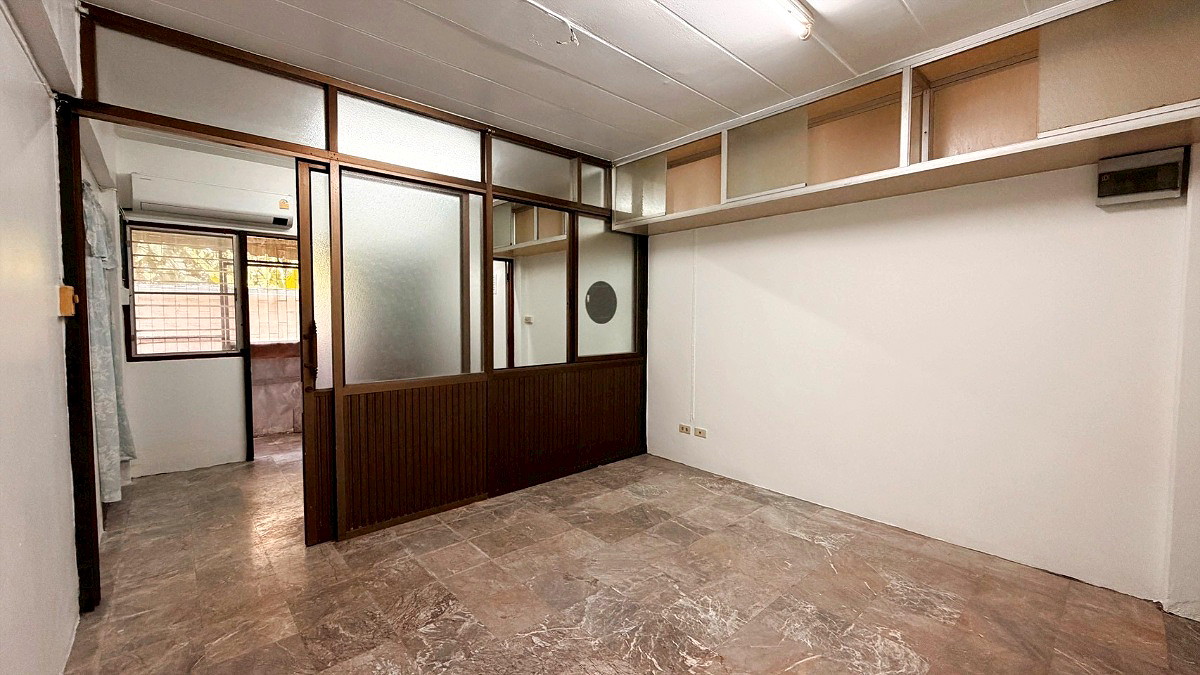 Pictures of Saengthong Condominium 3/7