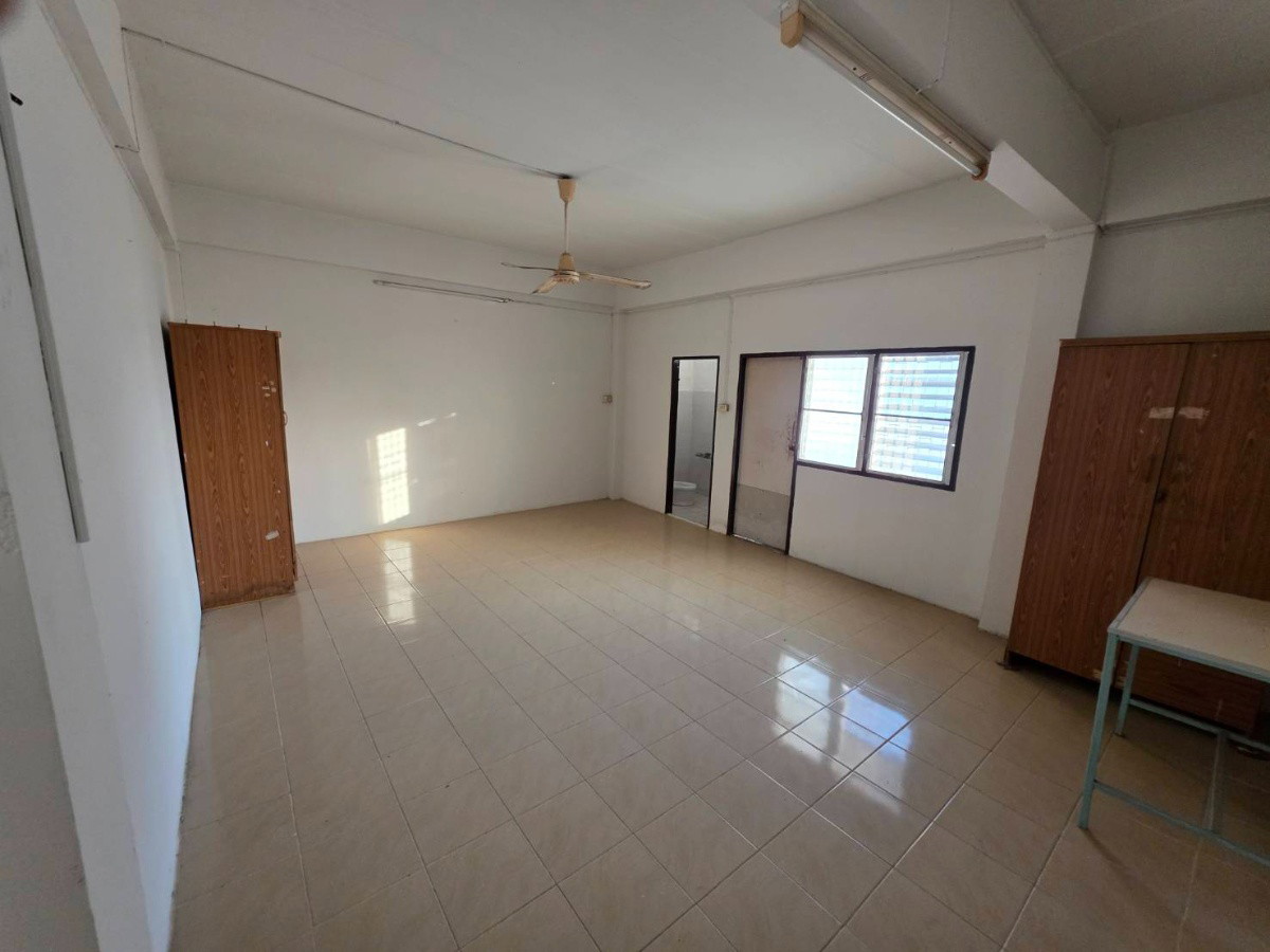 Condo · Mueang Samut Prakan — photo 2