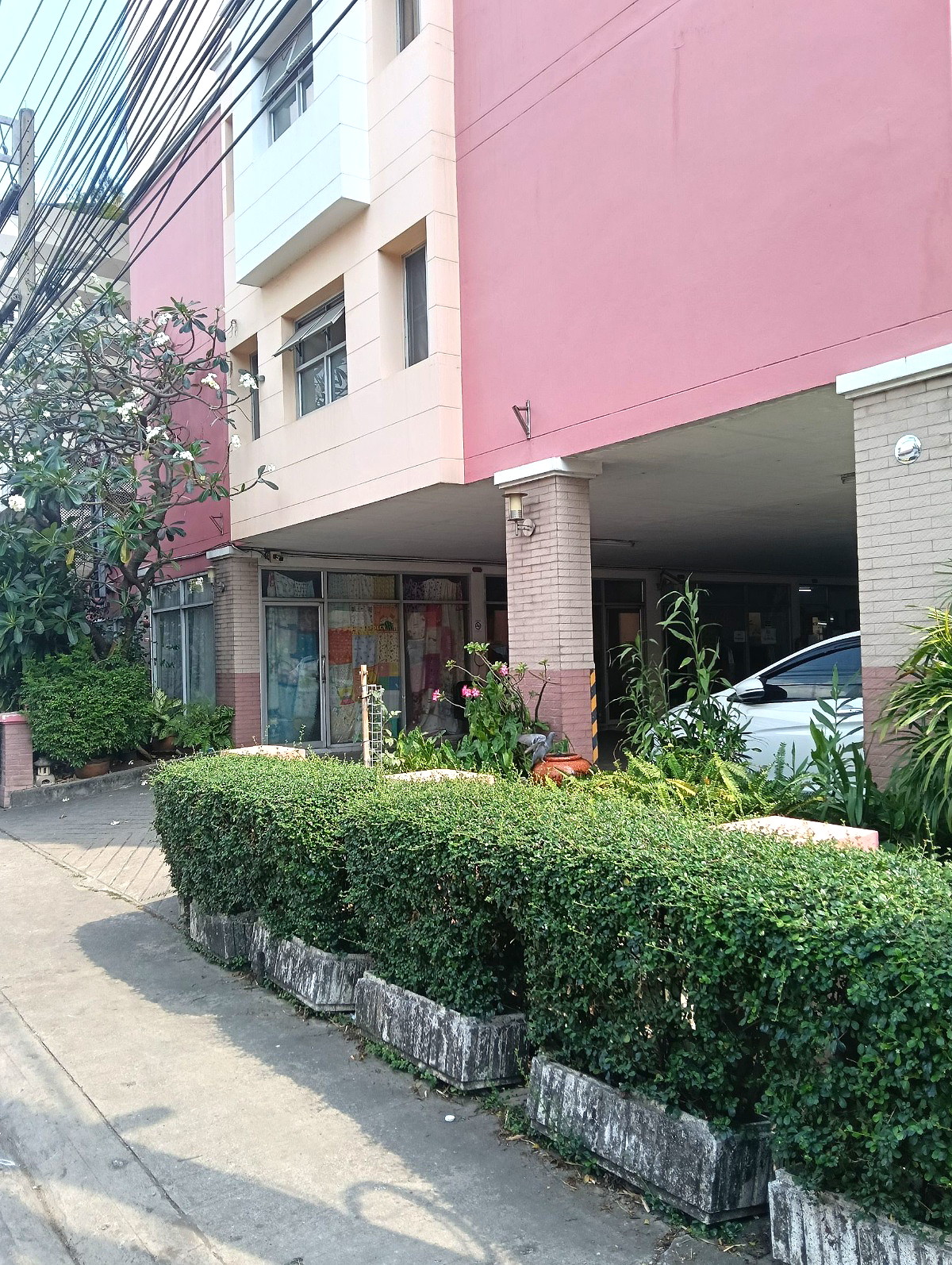 Pictures of Wanorom Place 13/37