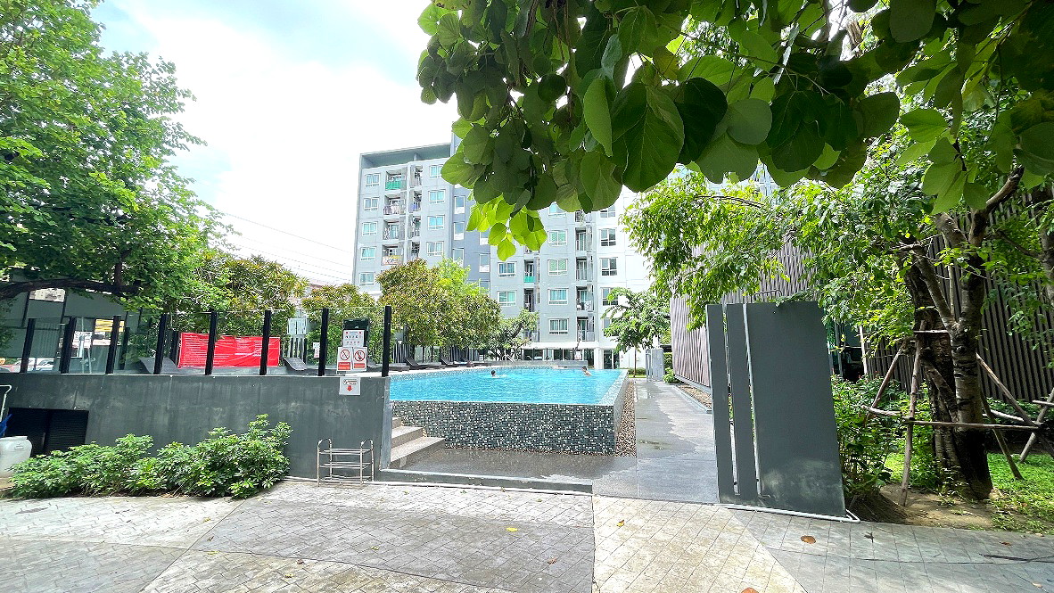 Pictures of Present Condo 2/14