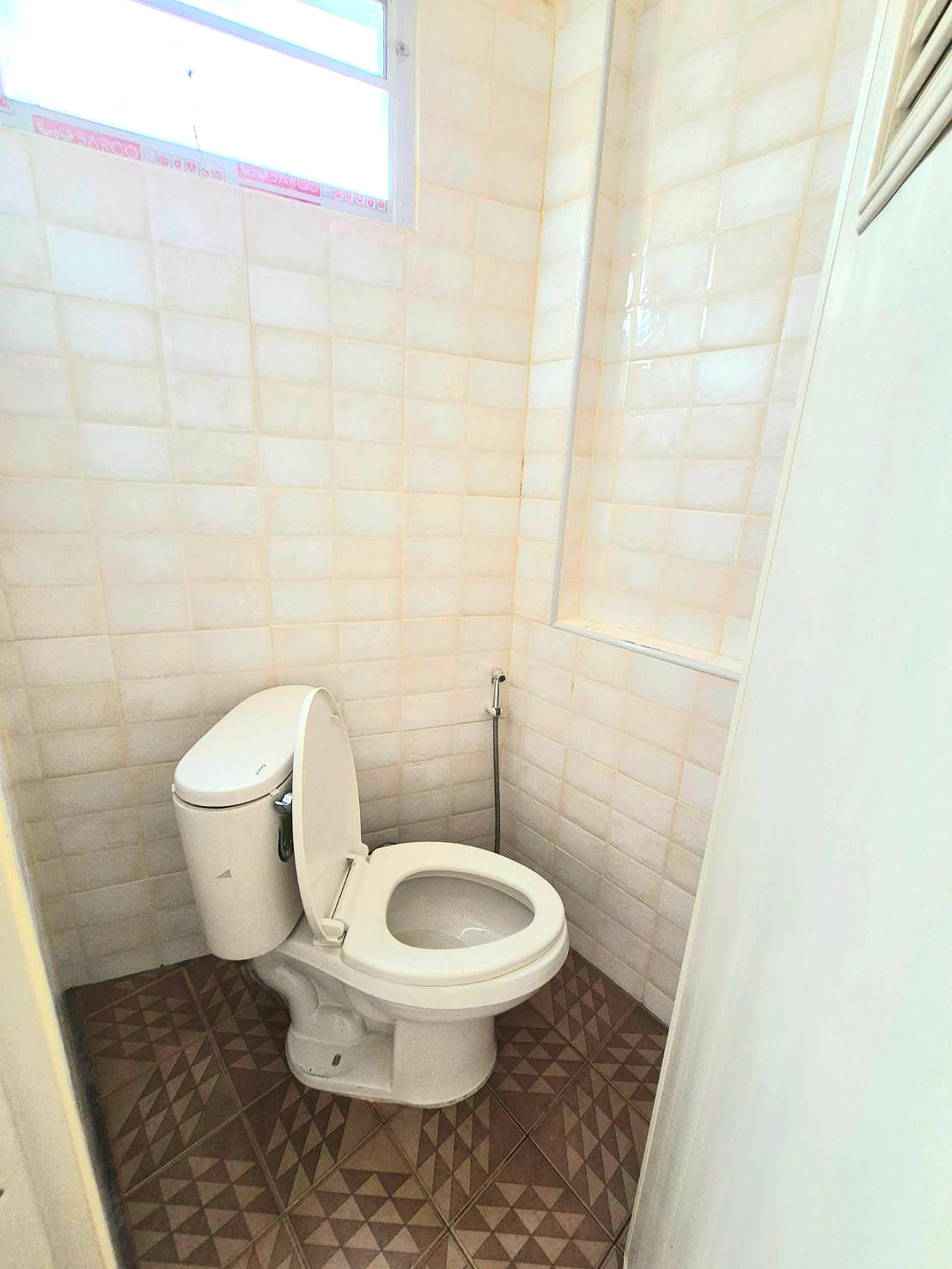 Pictures of Room monthly rental MRT Samyan Silom 8/11