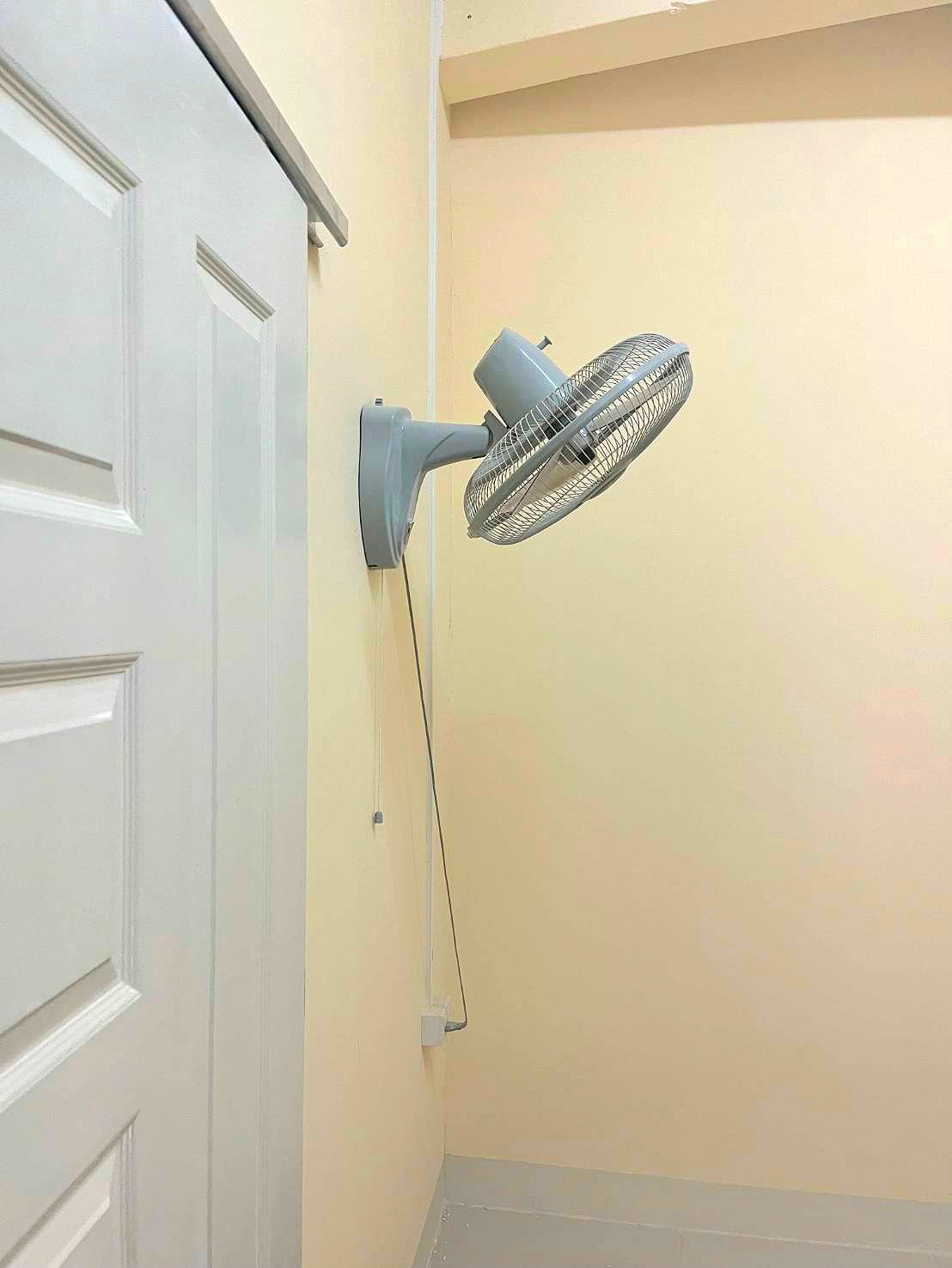 Pictures of Room monthly rental MRT Samyan Silom 2/11