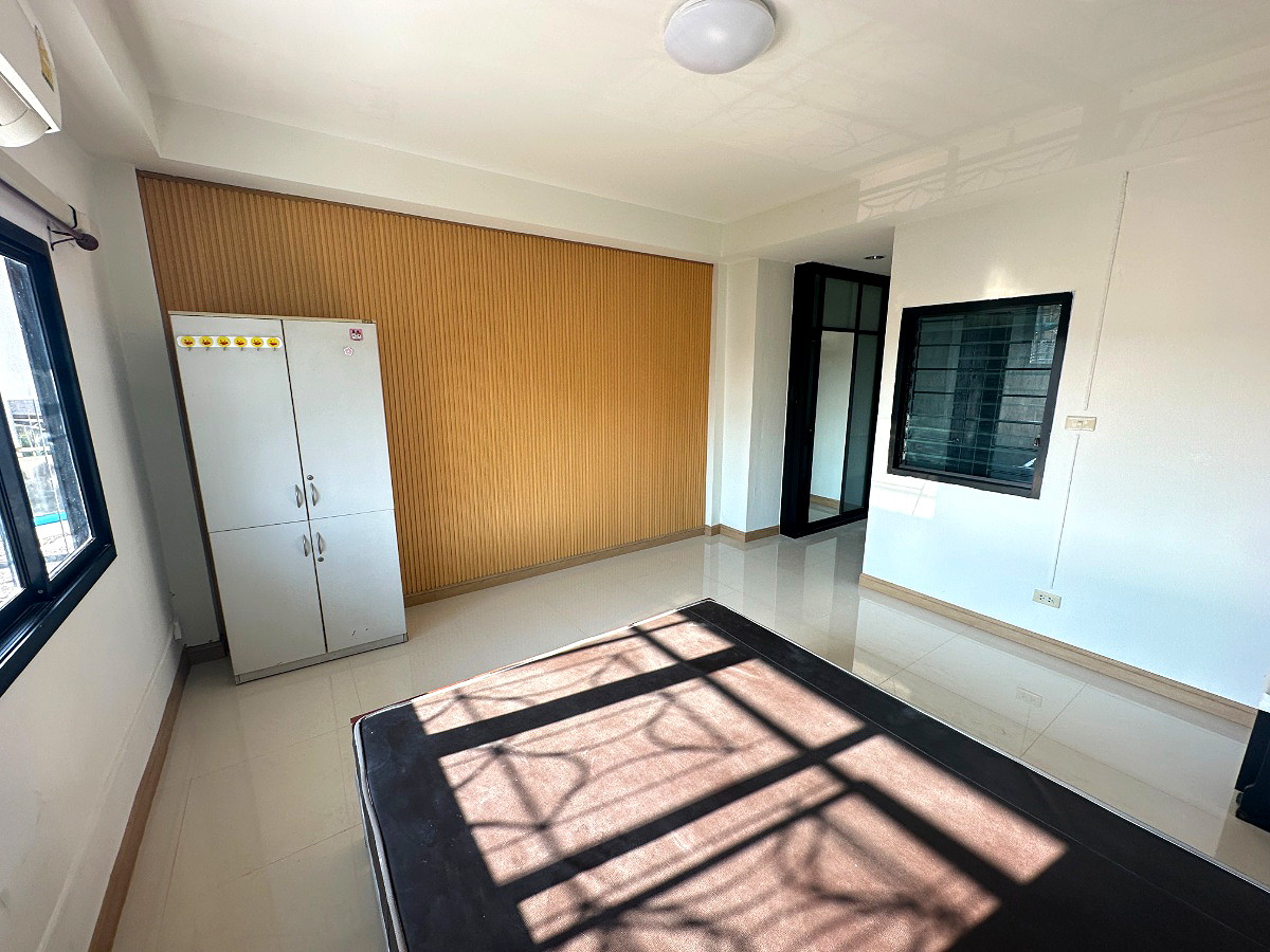 Pictures of ทีที Nuanchan 17 Apartment 6/6