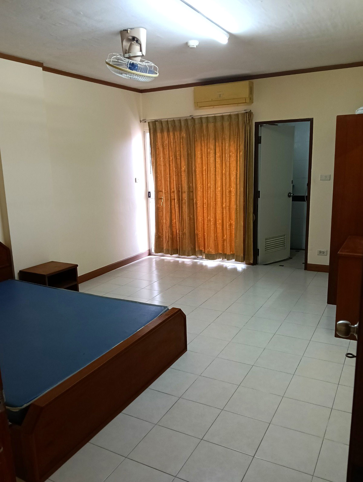 Pictures of Wanorom Place 1/37