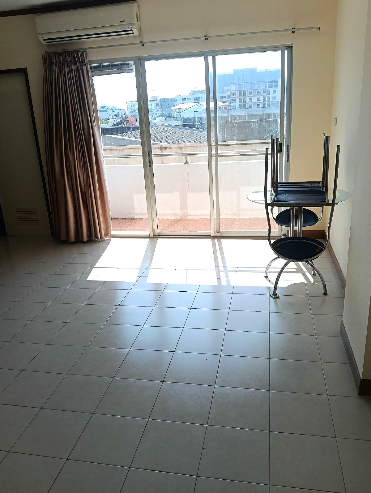 Pictures of Wanorom Place 33/37