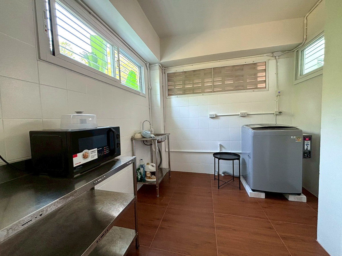 Pictures of Thanyathorn Residence, near MRT Huai Khwang, Soi Pracha Rat Bamphen 26 19/23