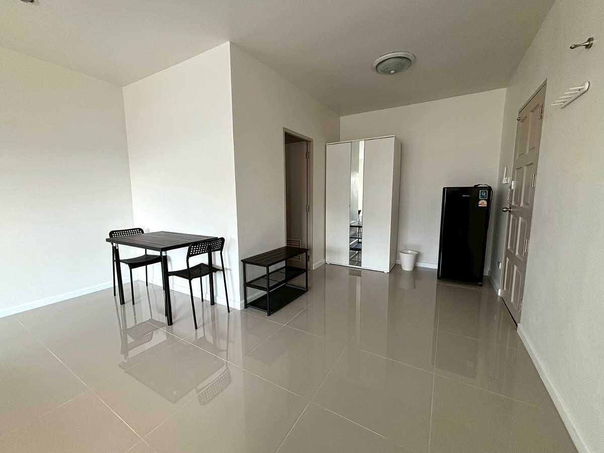 Pictures of Thanyathorn Residence, near MRT Huai Khwang, Soi Pracha Rat Bamphen 26 2/23