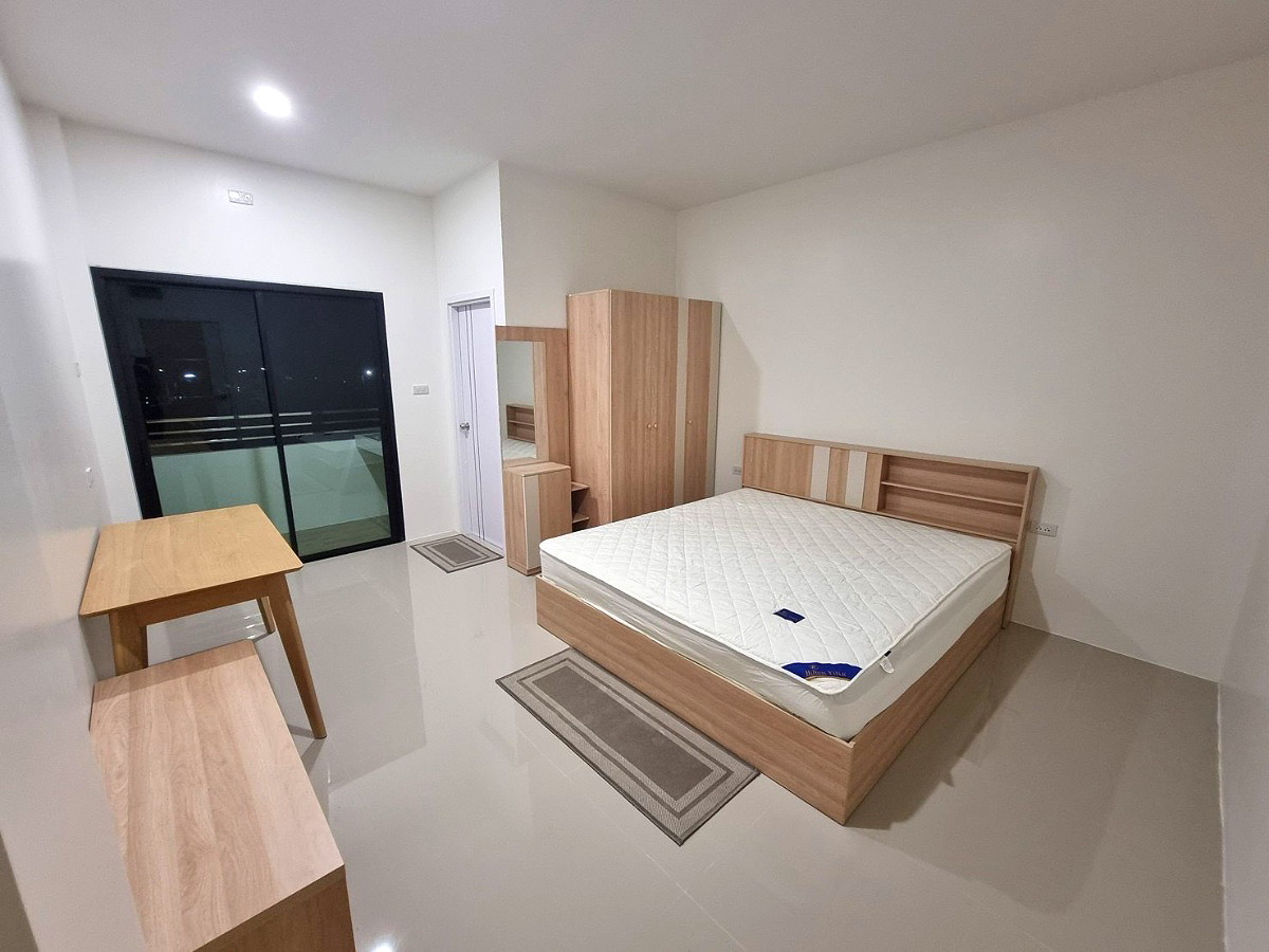 Pictures of Posh365 Cosy House 1/4