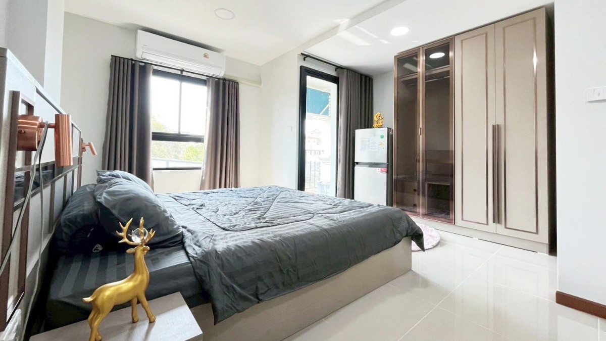 Condo — photo 1