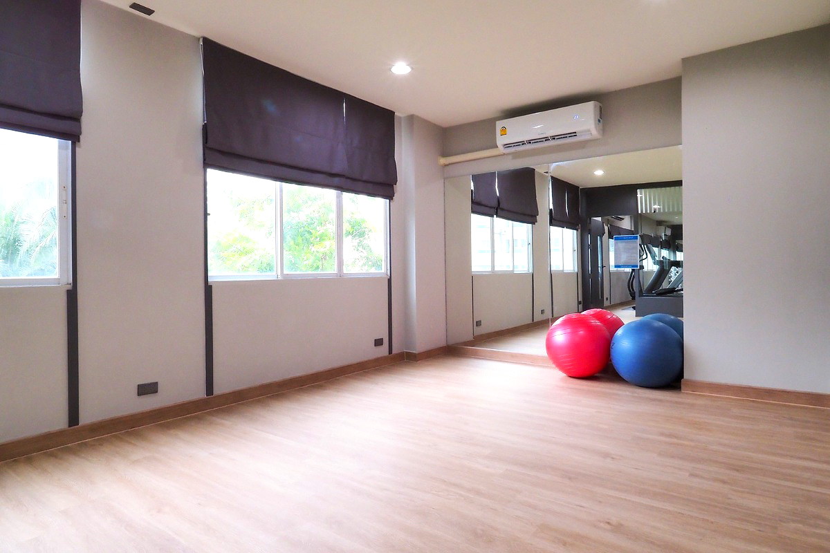 Pictures of Lumpini Residence Sathorn 1.6 km. from BTS Chong Nonsi 17/24