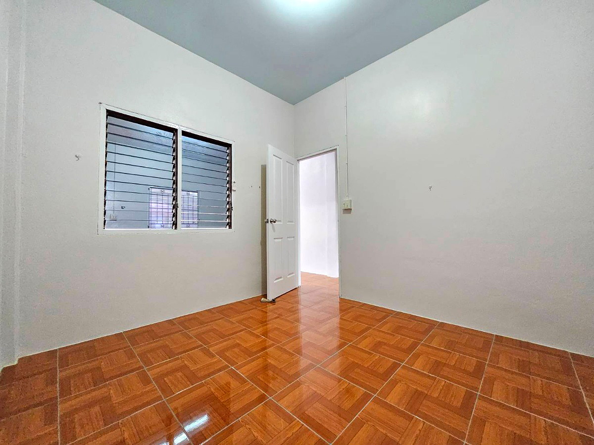 Pictures of Green house1 18/59