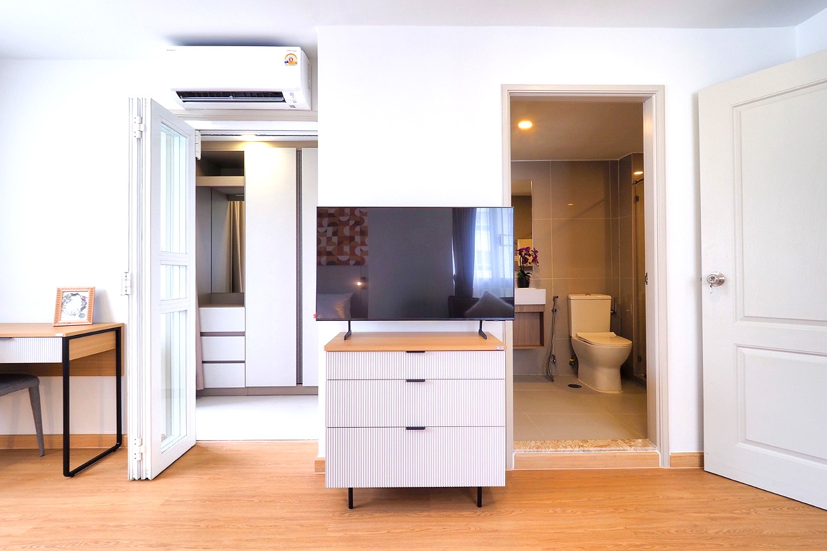 Pictures of Lumpini Residence Sathorn 1.6 km. from BTS Chong Nonsi 9/24