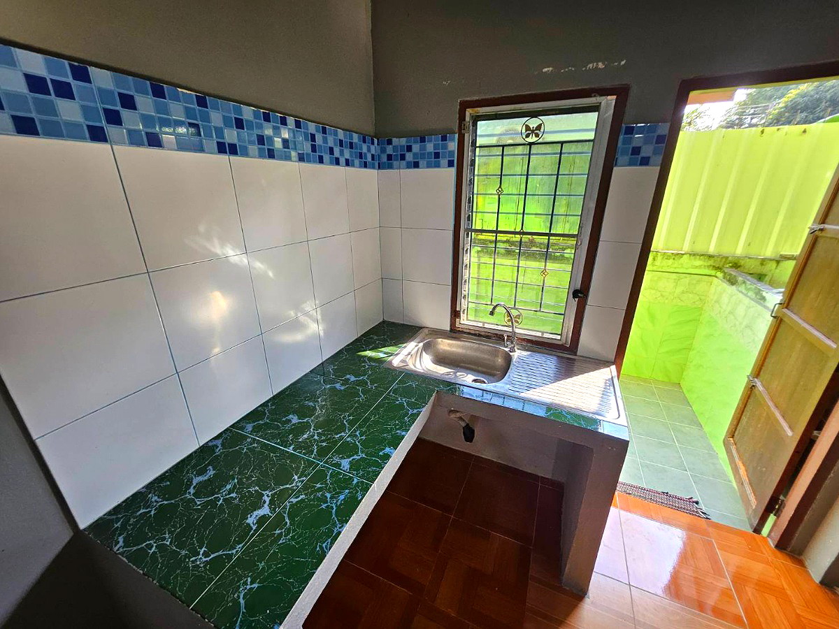 Pictures of Green house1 4/59