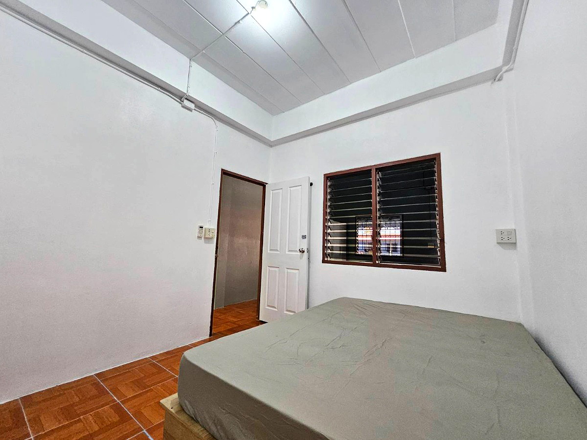 Pictures of Green house1 57/59