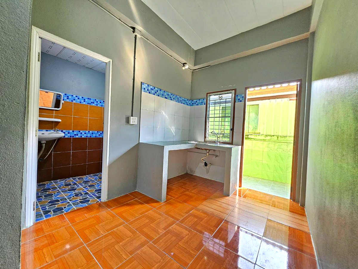 Pictures of Green house1 2/59